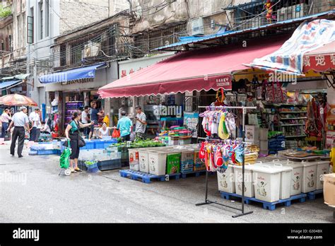 guangzhou street markets.